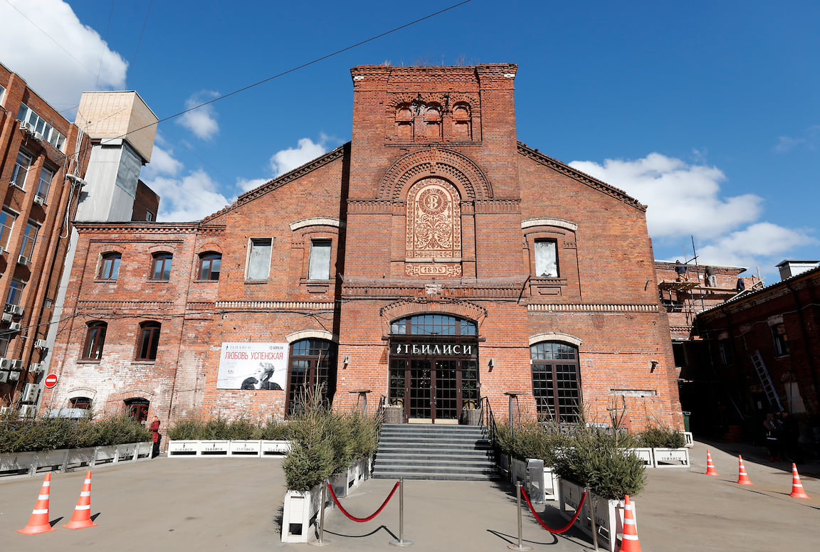 Пивоваренный завод. Бадаевский пивоваренный завод. Бадаевский пивзавод Москва. Пивной завод в Москве Бадаевский пивзавод. Бадаевский завод Москва 2019.