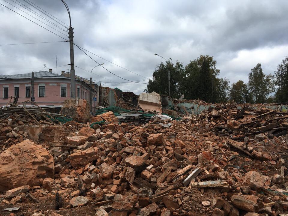 Снос спортивного клуба Труд в Вологде